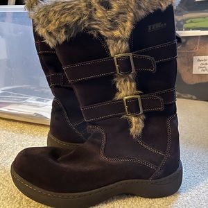 LL Bean chocolate brown boots with faux fur lining, size 7